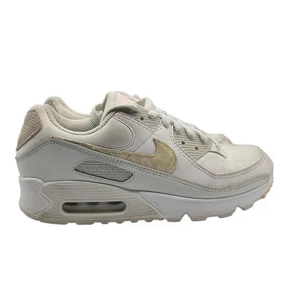 Nike Air Max 90 SE Womens Size 8.5 Shoes Summit White Light Bone CV8824-100